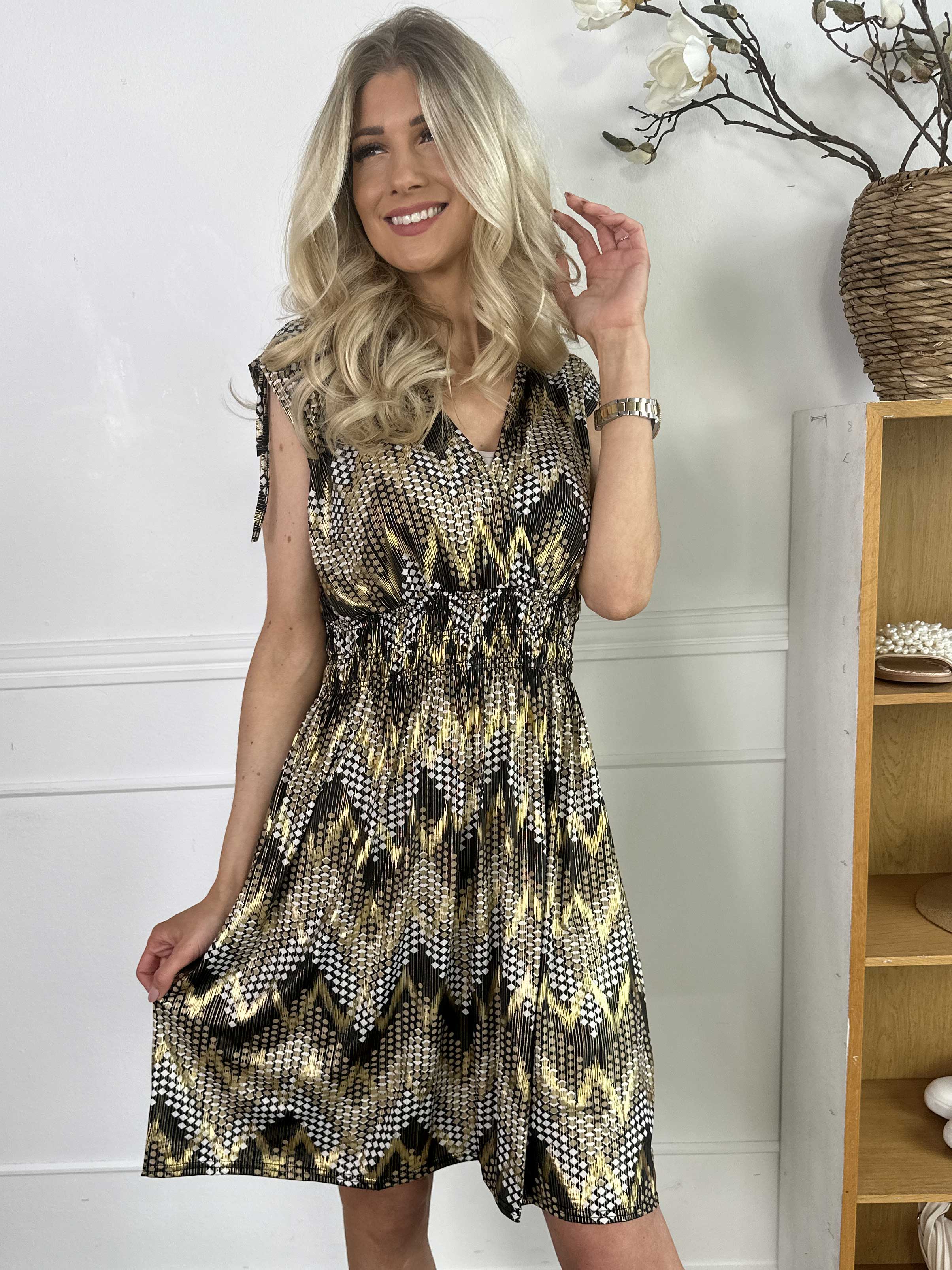 Pams Pattern Short - Kort elastisk kjole i krølfrit stof